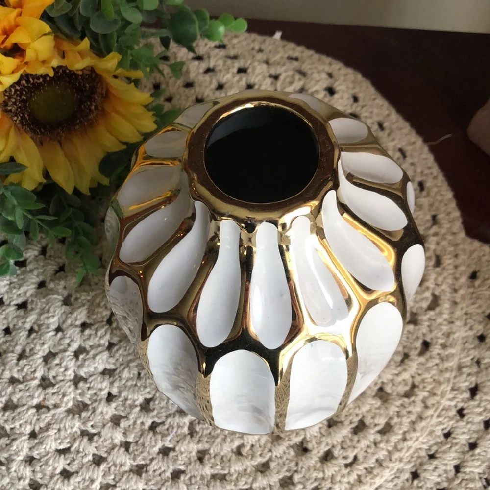 Elegant White and Gold Ceramic Decorative Vase